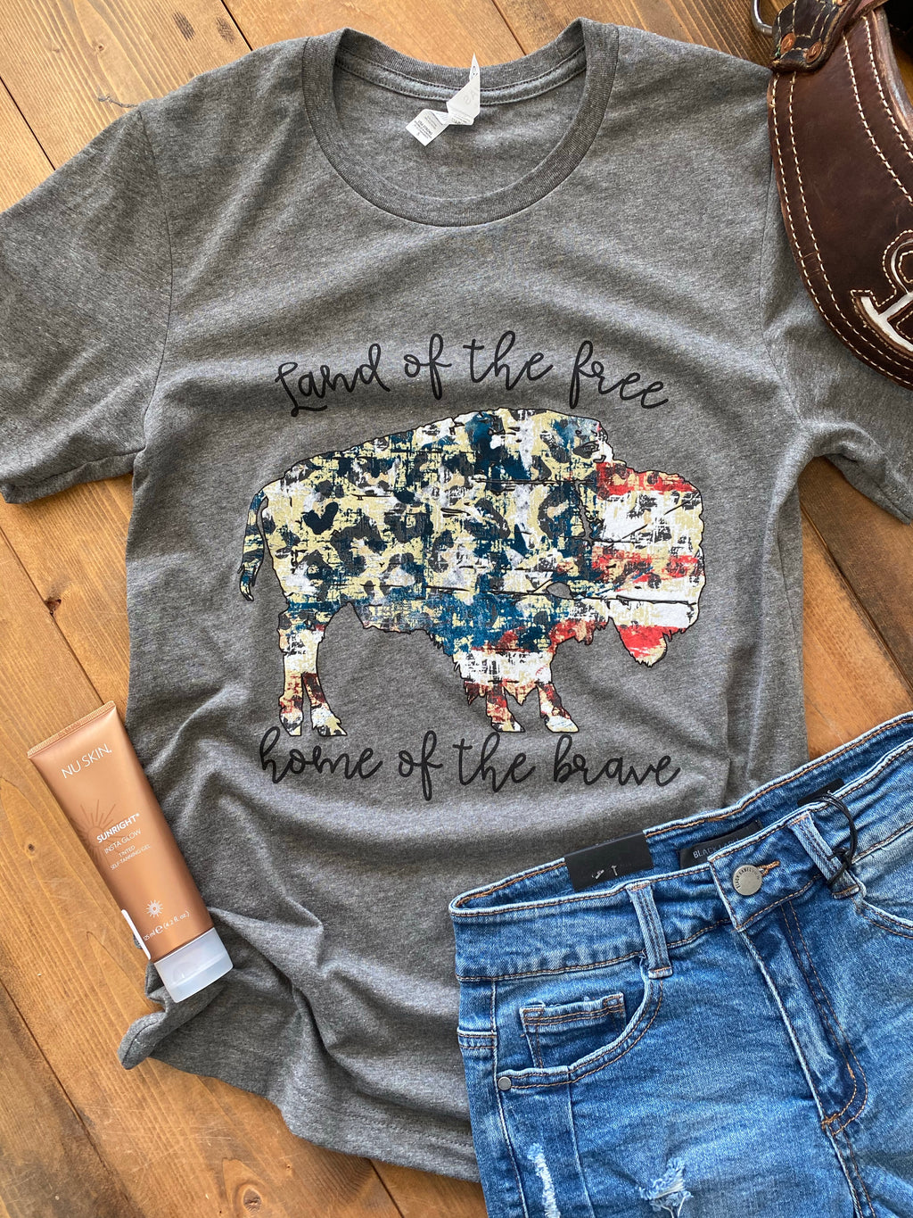 Land of the Free Buffalo Graphic Tee - Pistols and Petticoats